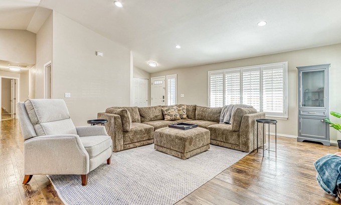 Three Rivers House | Spacious home with new hot tub, enclosed backyard, EV charger & fireplace