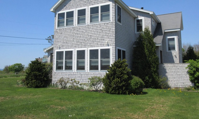 Mid-Coast and Islands House | Spacious Home, With Ocean Views, Large Yard, Private Driveway, Handicap Access