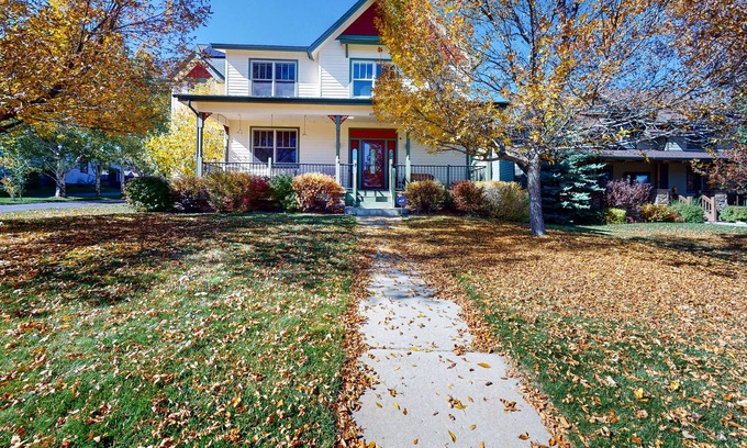 Eagle House | Spacious home with pool table, ping-pong, fireplace, deck, grill, & W/D