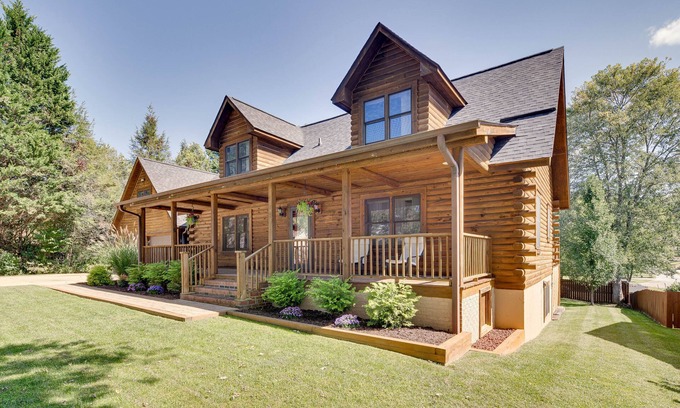 Horse Shoe House | Spacious Horse Shoe Vacation Rental w/Game Room!