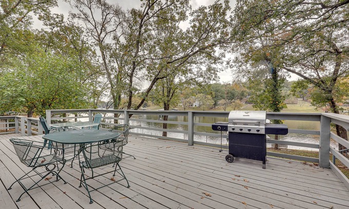 Rockwell House | Spacious Hot Springs Lakehouse on Lake Hamilton!
