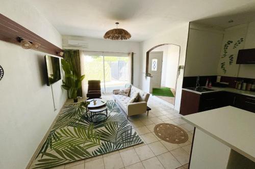 Mauguio House | Spacious house for 6 with pool table