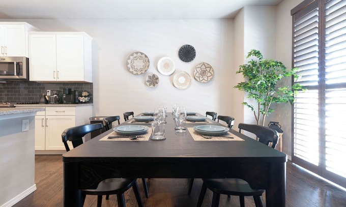 Monument House | Spacious house in Monument, Mountain Views, close to USAF Academy, Nature!