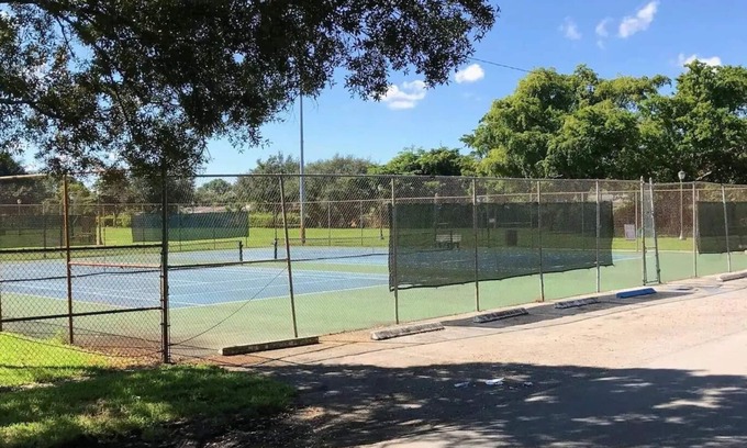 Plantation House | Spacious House near Fort Lauderdale - Minutes from the Beach
