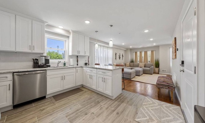 Newark House | (Spacious House – Sleeps up to 20+ guests | Near Airport & City)