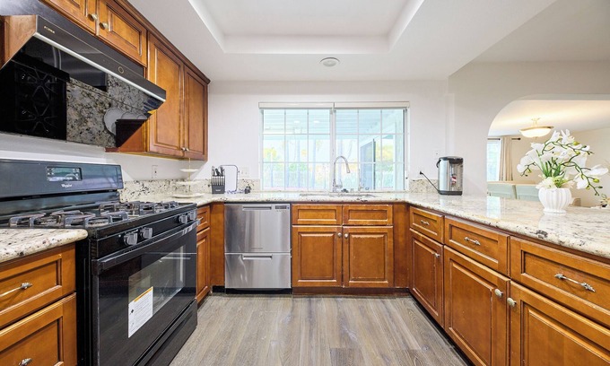 Hacienda Heights House | Spacious house with hool in charming Hacienda Heights