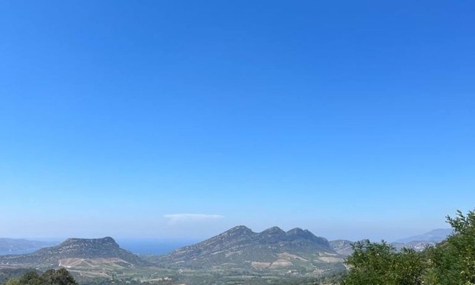 Poggio-dʼOletta House | Spacious house with exceptional sea and vineyard views