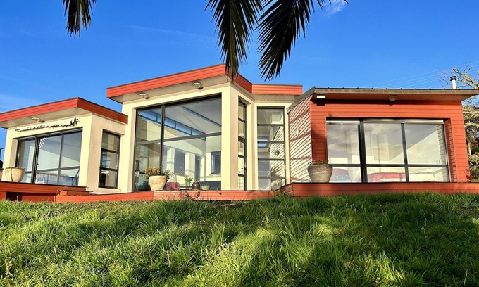 Roscanvel House | Spacious house with breathtaking sea views