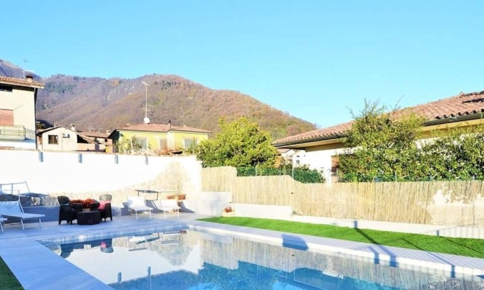 Miane House | Spacious house with (shared) pool, between Venice and The Dolomitet