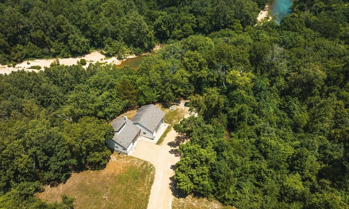Steelville House | Spacious hunting lodge hideaway with stunning views and Private River Access