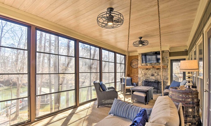 Gumlog House | Spacious Lake Hartwell Home w/ Dock & Views!
