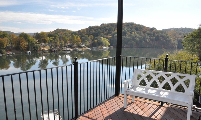 Kingsport Apartment | Spacious lakefront 2BR apt, J1772 EVchrg. Short term or exec. rental. NO CHORES.
