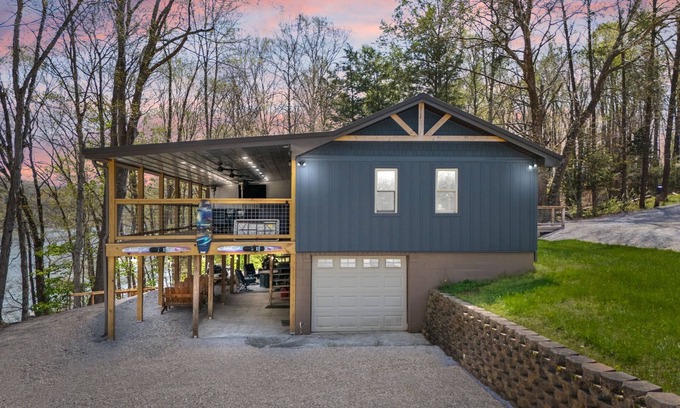 Sloans Valley House | Spacious Lakefront Retreat with Private dock for swimming and fishing. Sleeps 14