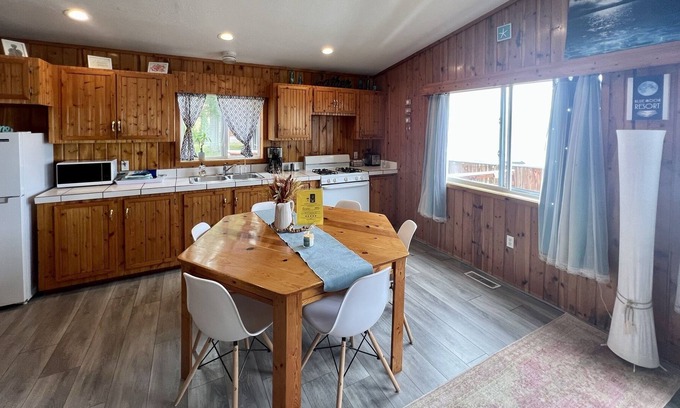Oscoda Cabin | Spacious Lakefront three bedroom Cabin 4 on Lake Huron
