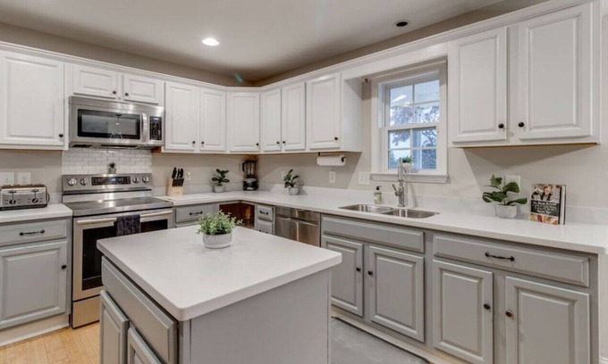 Lexington House | Spacious Lexington Home on 2.5 Acres | Sleeps 9