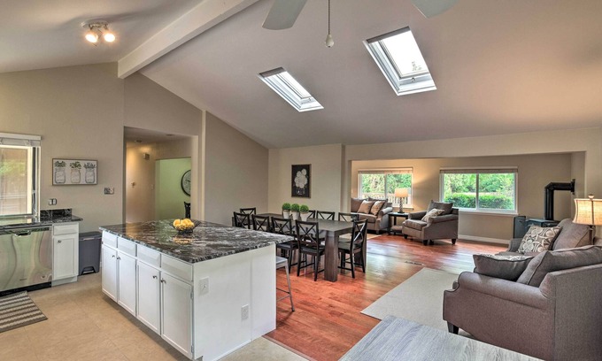 Littleton House | Spacious Littleton House w/Huge Deck - 10 Mi. To Denver!