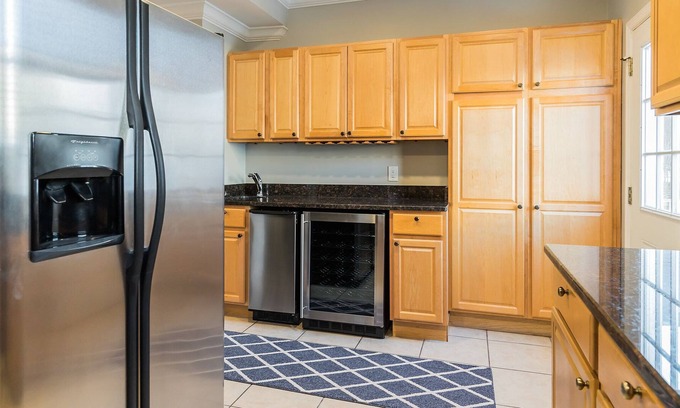 Petworth House | Spacious Longterm DC Townhouse - w/Parking + Metro