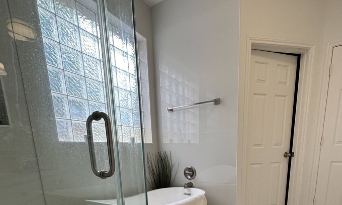 Sugar Land House | Spacious Luxe 4 Bedroom Home in Sugar Land TX