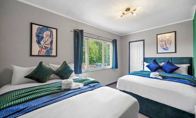 Bristol House | Spacious Luxury Free Parking