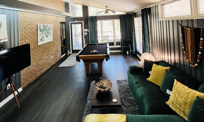 Greenbriar House | Spacious Mid-Century 2BR 1BA Guest Suite w/pool table - Your Home Away from Home