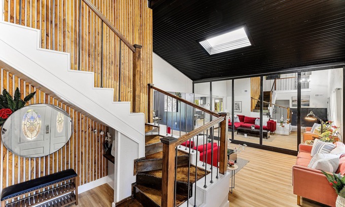 Las Colinas House | Spacious Mid-Century Home King Beds+Charming View