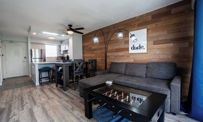 Waikiki Condo | Spacious Modern 2Bdrm Condo, Free Parking in Bldg., Full Kitchen, Sleeps 6.