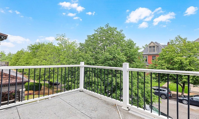 Tower Grove South House | Spacious Modern 5BR Home Near Downtown St. Louis