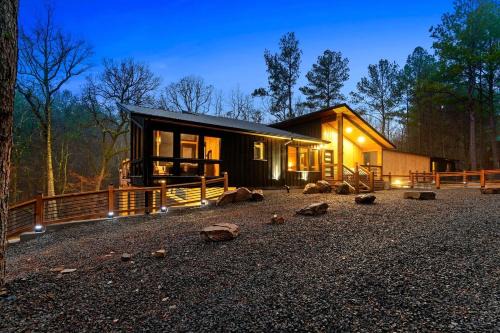 Broken Bow House | Spacious Modern Cabin with Basketball Court and Sauna in Broken Bow, Oklahoma