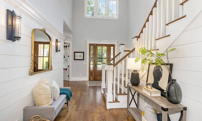 Durham House | Spacious modern farmhouse perfect for Duke/UNC graduation weekend.