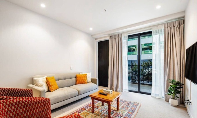 Mount Eden Apartment | Spacious Mount Eden Apartment