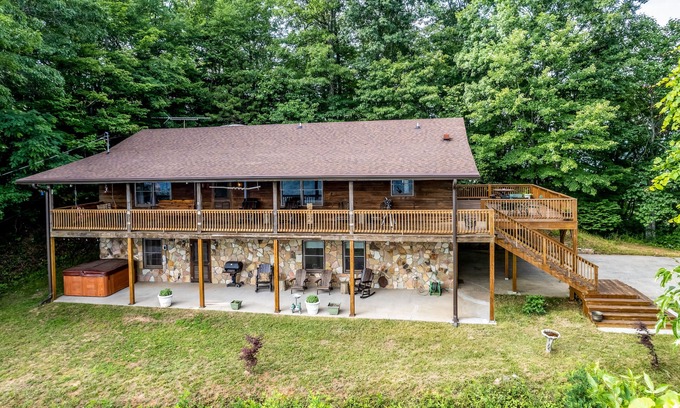 Franklin Cabin | Spacious mountain getaway with game room, hot tub, fireplace & washer/dryer