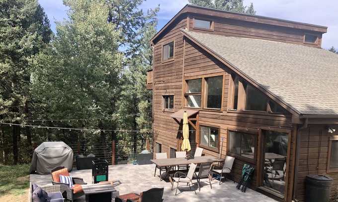 Evergreen House | Spacious Mountain Home