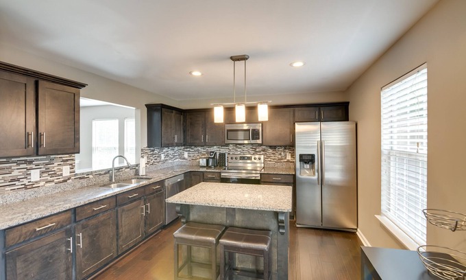 McMurray House | Spacious Nashville Townhome w/Private Deck & Yard