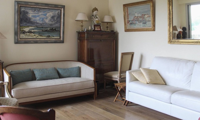 Cœur de Ville Apartment | Spacious nest overlooking the Seine in Courbevoie