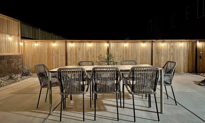 Folsom House | Spacious new house in Folsom Ranch, w/outdoor backyard and BBQ grill 4BD/3BA