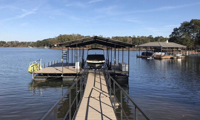 Anderson House | Spacious, Newly Renovated 2BR/2BA Lakefront Home. Million Dollar Views!
