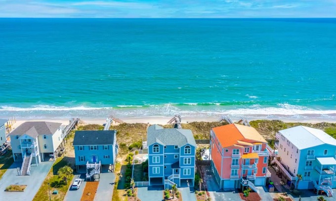 McCutcheon Field House | Spacious Oceanfront | Sleeps 30!n