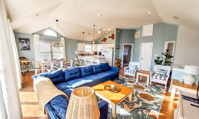 Ocean Sands House | Spacious, Oceanside 5/BR with pool, spa and outdoor shower - Sunday turnover!