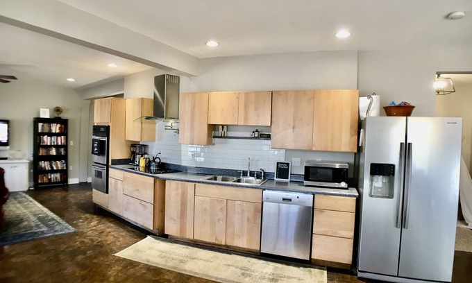 Mandeville Apartment | Spacious Old Mandeville Apartment on Bike Trail