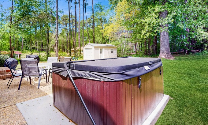 Bumpass House | Spacious pet friendly house w/private hot tub, patio, firepit & grill