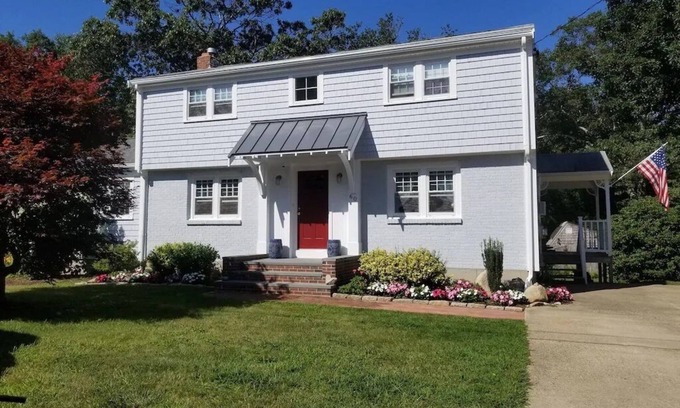 Plymouth House | Spacious, pet friendly home in Manomet. Weekly in summer & monthly in winter.