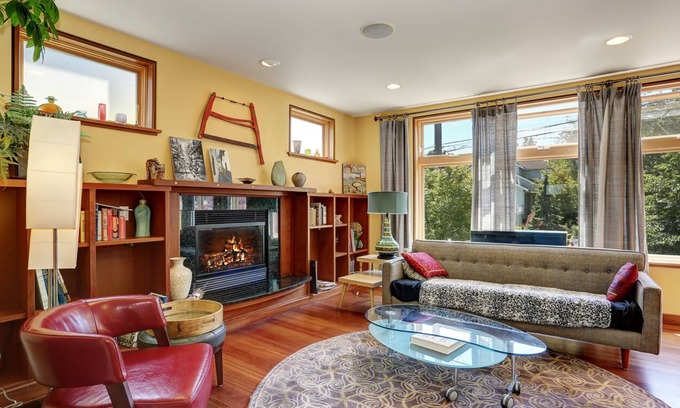 Phinney Ridge House | Spacious Phinney Ridge Home with Lake and Mountain Views!