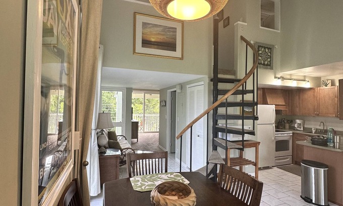 Kahuku Condo | Spacious & Quiet Upstairs End Unit Studio Loft w/new bathroom & Split A/C units