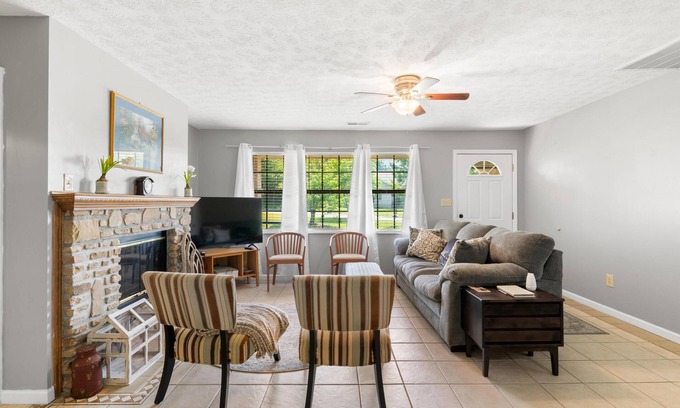 Kodak House | Spacious, quite neighborhood, clean and convenient