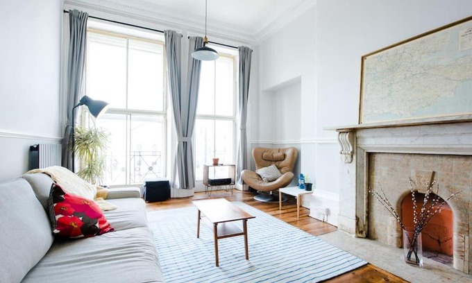 Hastings Apartment | Spacious Regency Apartment - Old Town