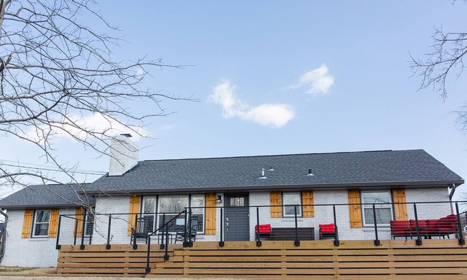 Lincoya Hills House | Spacious Relaxing Nashville Home