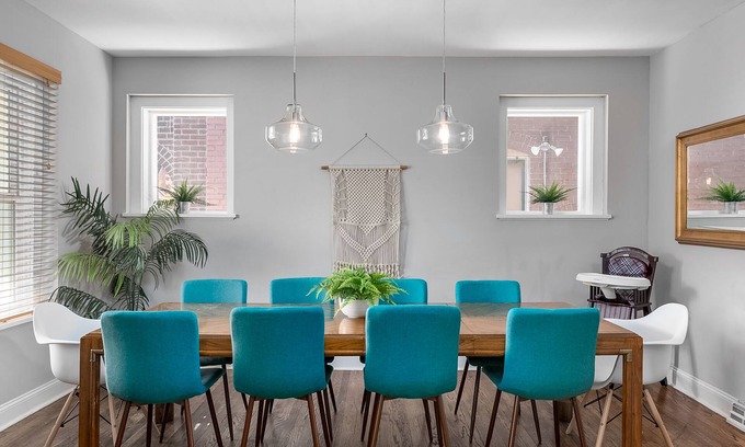 Tower Grove South House | Spacious remodeled Historical home - Family friendly &15 minutes to Everything!