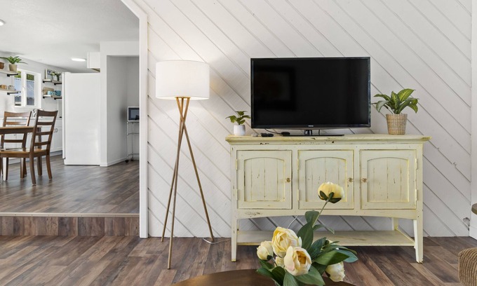 Council House | Spacious renovated home in the heart of outdoor recreation.