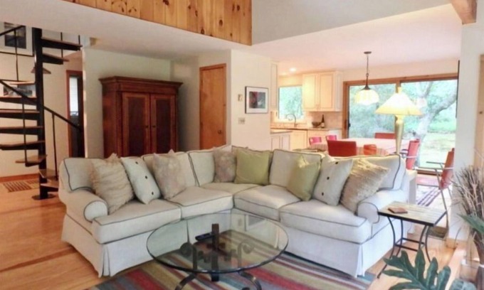 West Tisbury House | Spacious Retreat. Close to beach & bike trails. AC, deck & outdoor shower