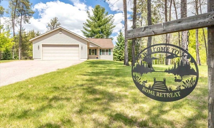 Nekoosa House | SPACIOUS RETREAT IN ROME, WI - MINUTES FROM SAND VALLEY GOLF RESORT